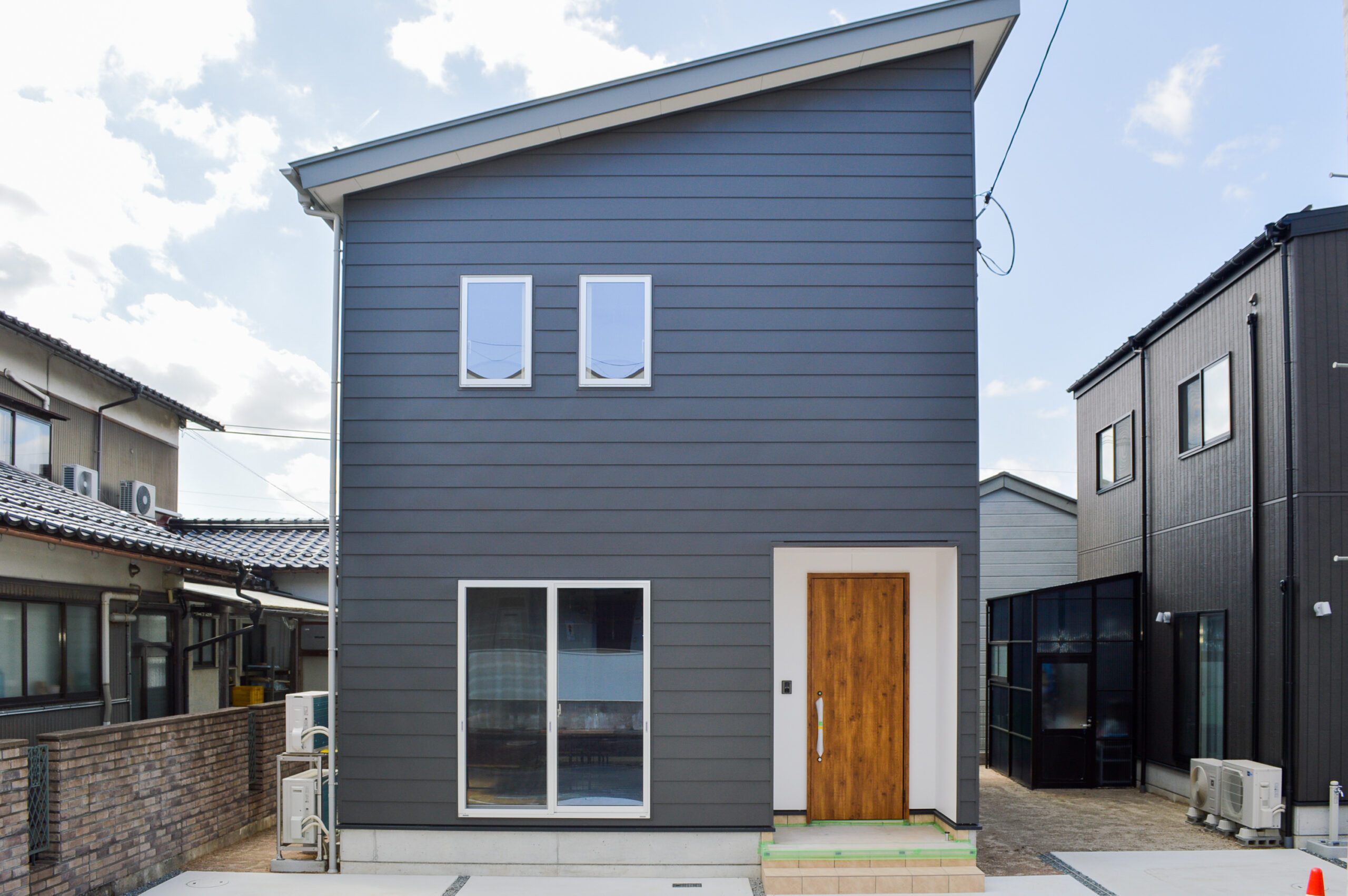 松江市上乃木8丁目】アメリカ西海岸風のスタイリッシュな建売住宅
