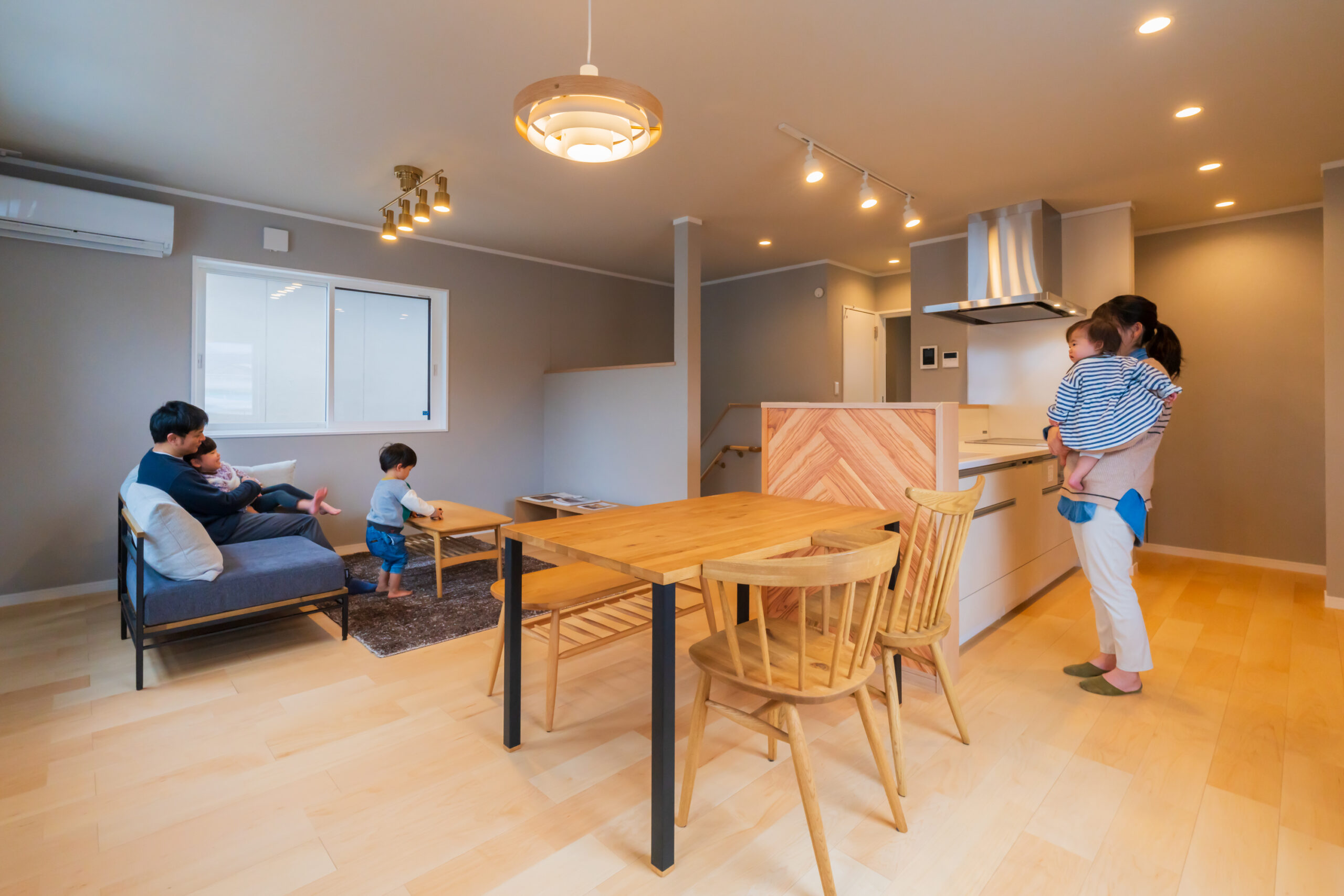 光と風をデザインした「2階リビング」