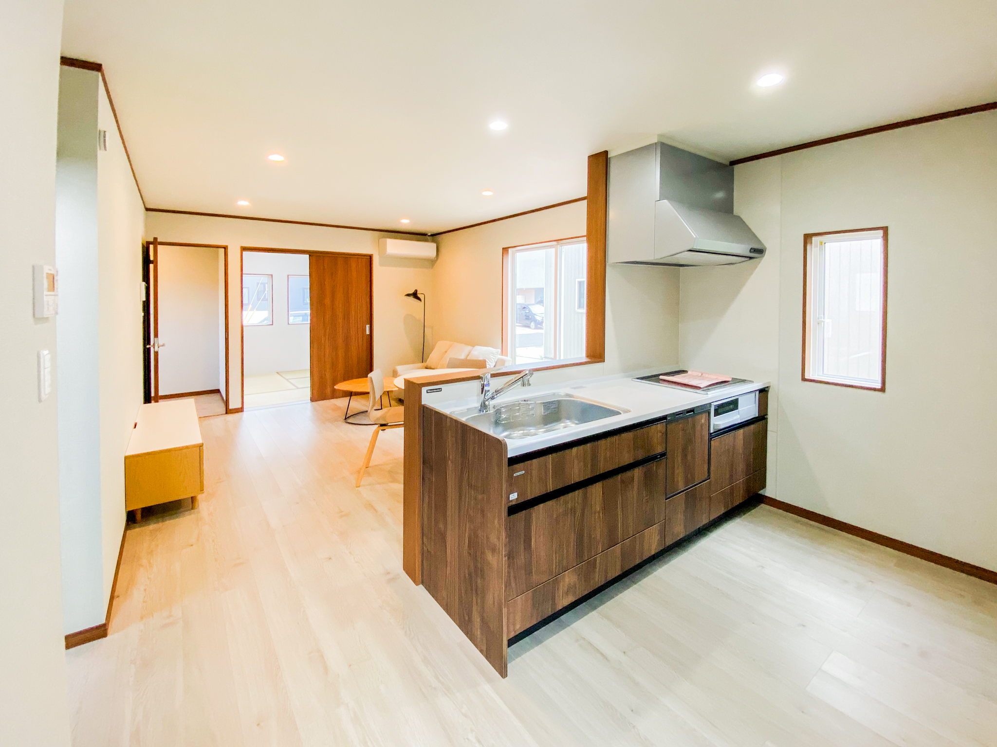 キッチンから見渡せるＬＤＫ